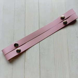 Bőr táskapánt patentos 30 cm - cseresznyevirág