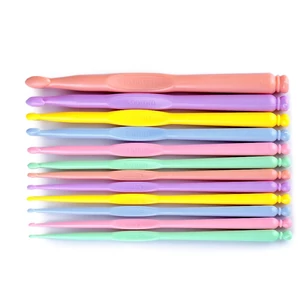 Műanyag horgolótű szett 12 db 2-10 mm