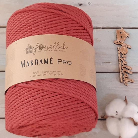 Macrame Pro makraméfonal - 4 mm 3 ply 175 m - bordó