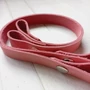 Kép 1/2 - Bőr táskapánt patentos 50 cm - lazacrózsaszín