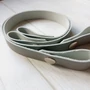 Kép 1/2 - Bőr táskapánt patentos 50 cm - szürke