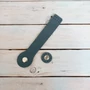Kép 2/2 - Bőr táskazáró pánt patentos csepp alakú - olajzöld
