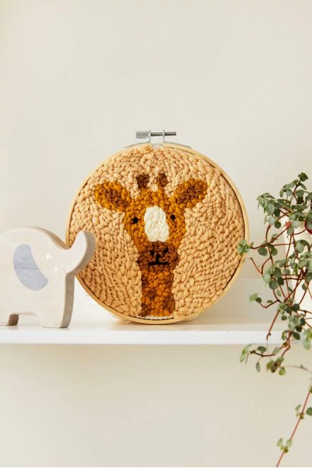 DMC Gift of Stitch - Punch Needle szett - George Giraffe